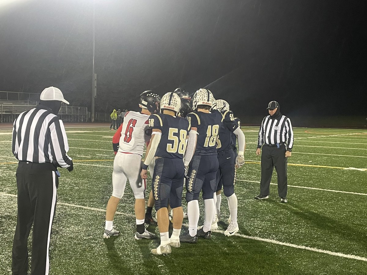 BigMattEnergy's tweet photo. Here with @MidMajorMedia for a 3A Quarterfinal matchup between Santiam Christian and Banks https://t.co/63F5HpF6zO