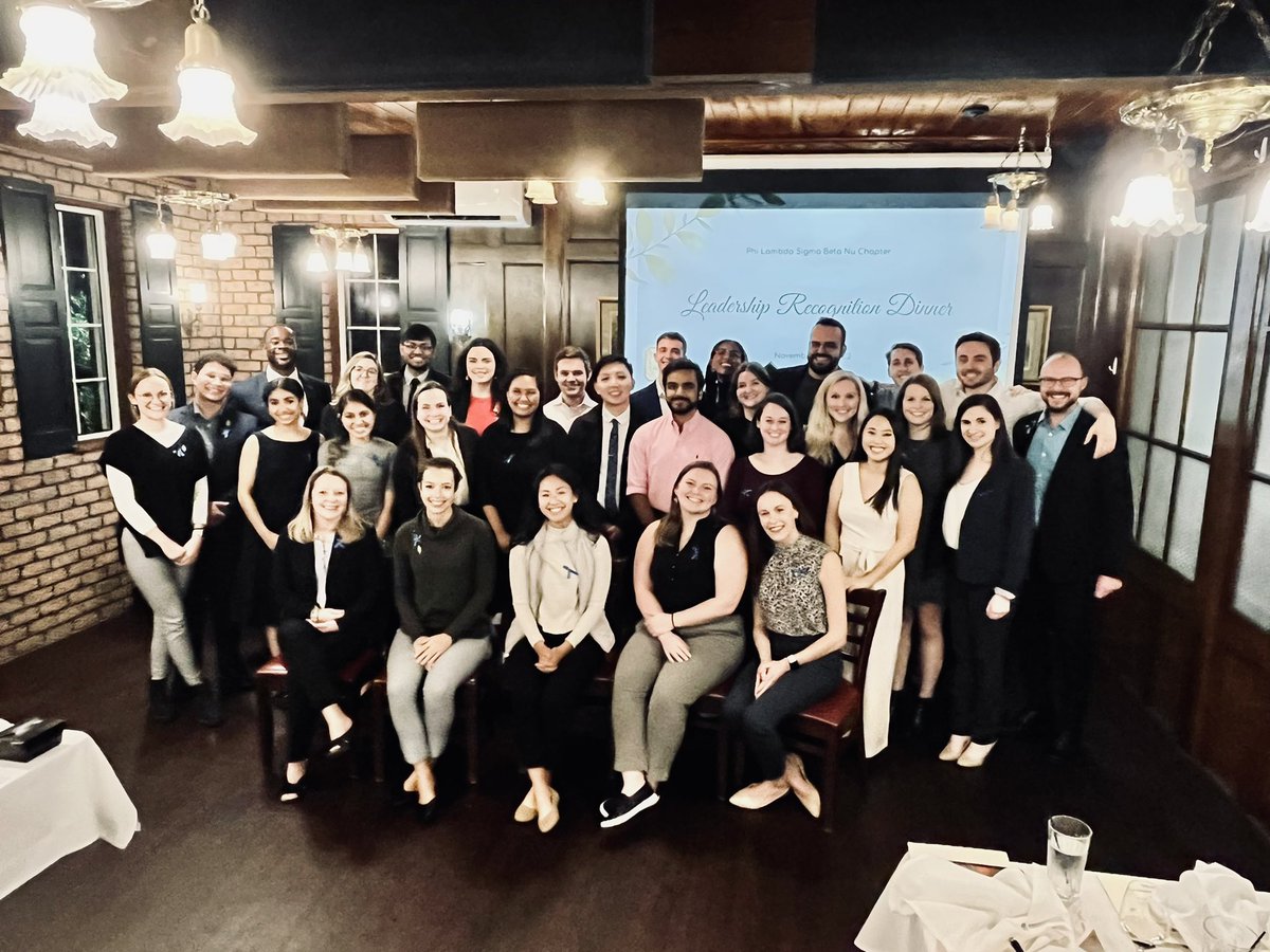 VCUPharmacyDean's tweet image. Fantastic night recognizing the 2022 @VCUPharmacy #PhiLambdaSigma #Leadership honorees. Even more special that the group recognized #TeamBond during the event! #Leadership #Family #ColonCancerAwareness #BlueRibbon