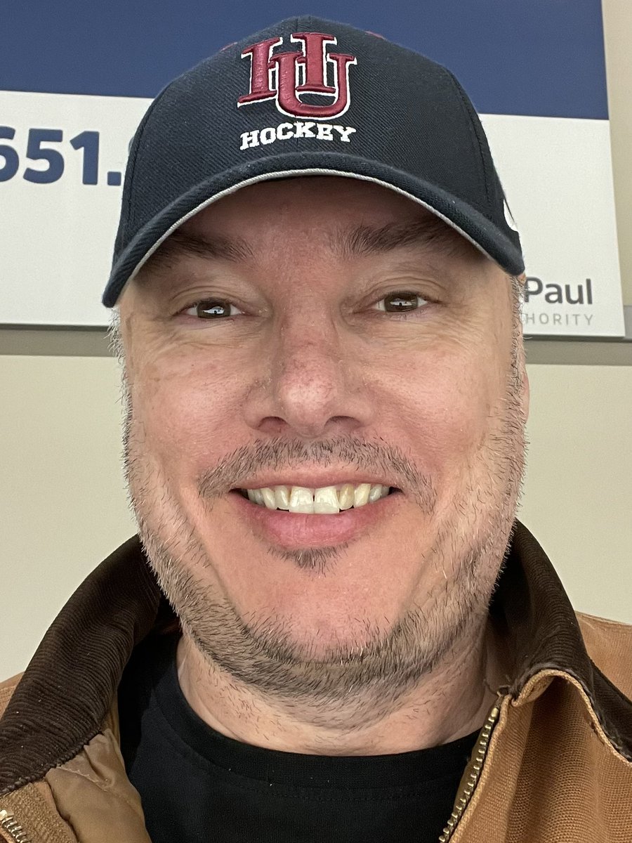 BrianHalverson's tweet photo. Doing a little D-III hockey tonight.
#GoPipers #PiperNation https://t.co/E7ApOiAKhX