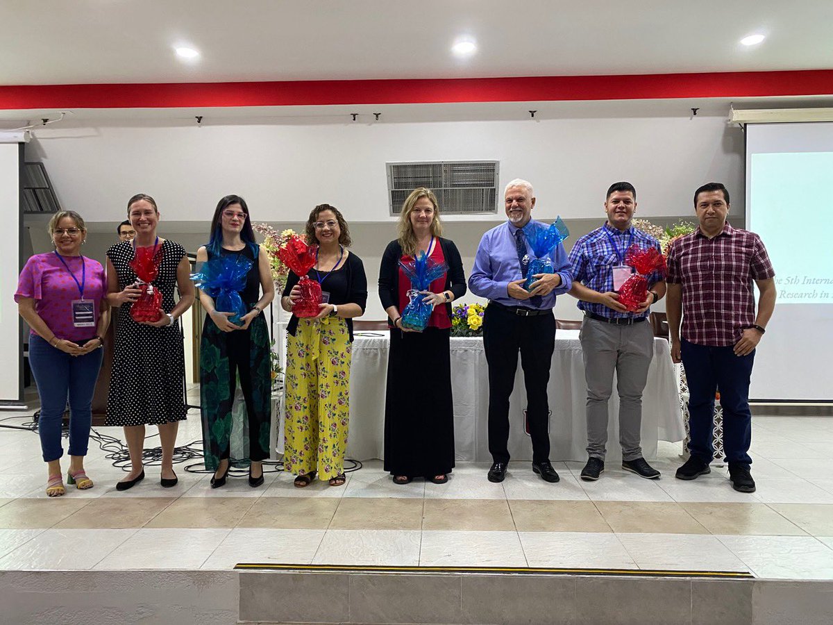 JillFortune's tweet photo. Thank you @Pearson for inviting me to speak at the 5th International Symposium on Research in Foreign Languages at Universidad Surcolombiana. It’s always great to come together with other professionals  to share best practice #elt #interculturality #alwayslearning https://t.co/1o25OwOzVQ