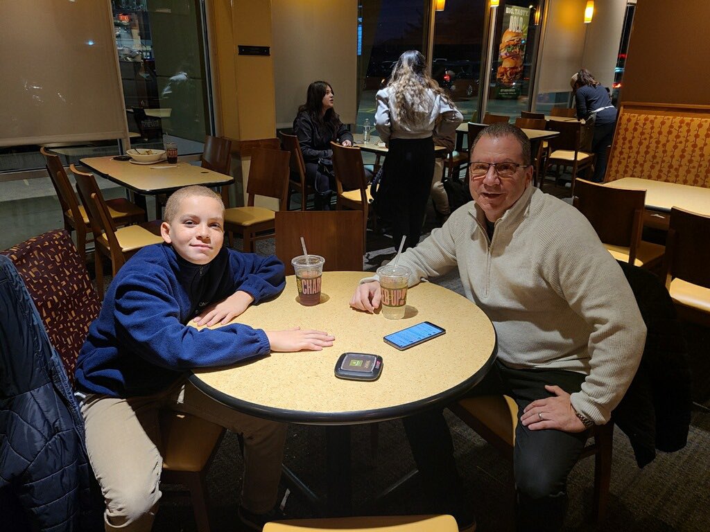 stconstance2019's tweet photo. SCS Spirit night at @panerabread Our families enjoy a night out together dining and relaxing. @ChiCathSchools https://t.co/cPguuabuVW