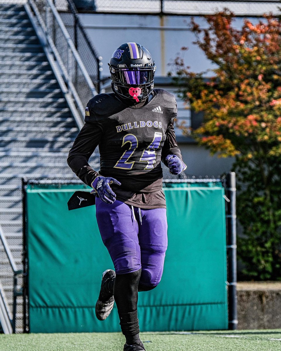 #AGTG blessed to receive second team All-metro MLB first year at linebacker after switching from DE can’t do nothing but thank god for the position he’s putting me in 🙏🏽
<a href="/ReggieWithersp2/">Reggie Witherspoon Jr</a> <a href="/CaliDQ/">DeQuin Evans</a> <a href="/Fthwardboy/">Frank williams</a> <a href="/CoachNateVee/">Coach Nate</a> <a href="/BrandonHuffman/">Brandon Huffman</a> <a href="/RylandSpencer/">Ryland Spencer™</a>