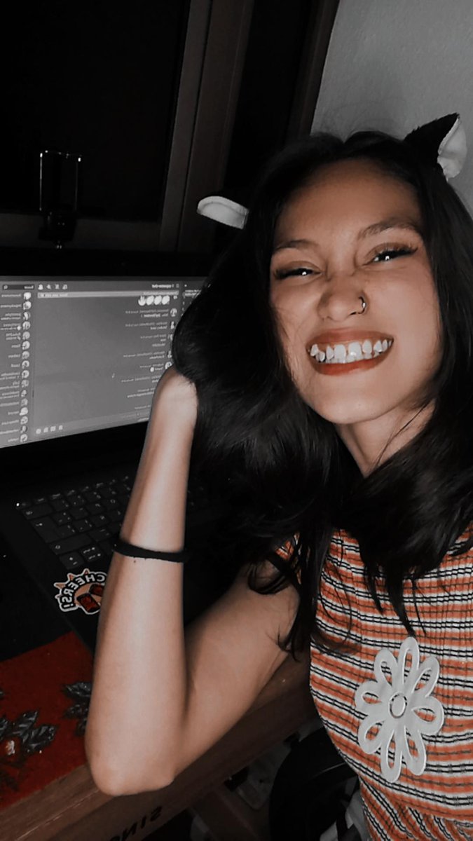 ladyunicorn_6's tweet image. Aquí celebrando el aniversario de nuestra hermosa comunidad @Espavlog riéndonos y disfrutando un montón.

LOS ADORO CHICOS!! 💙

#hive #espavlog #espaselfie