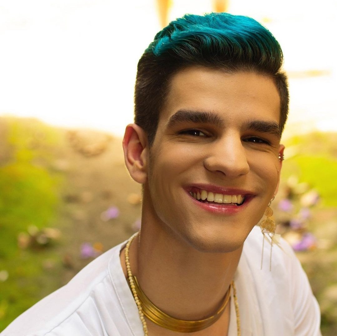 Por ser la lucecita de mi vida

REASONS WE LOVE NELSON