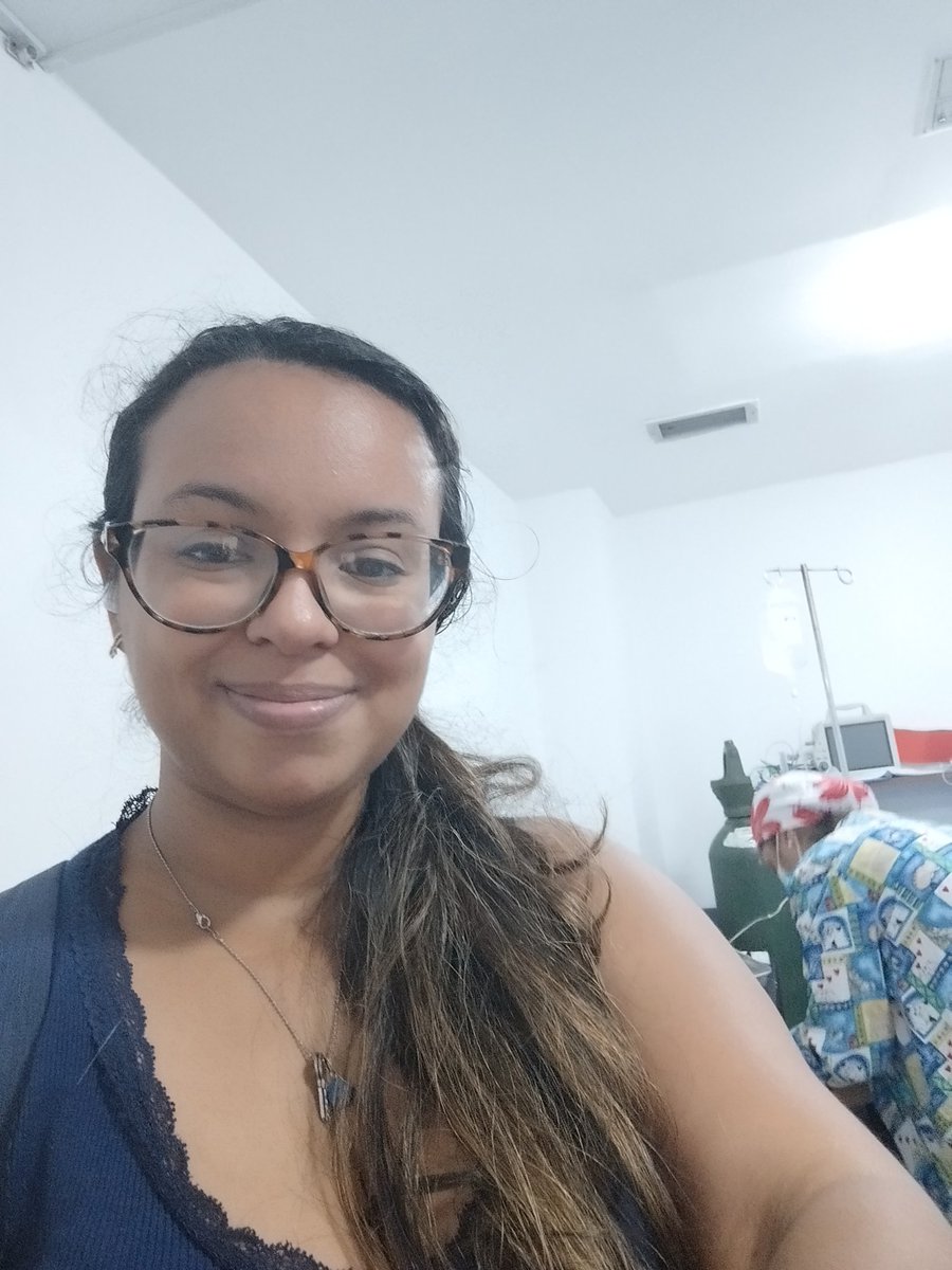 madefrance's tweet image. En emergencias pero activa en el #EspaWoW aniversario #Espaselfie #Hive @Espavlog