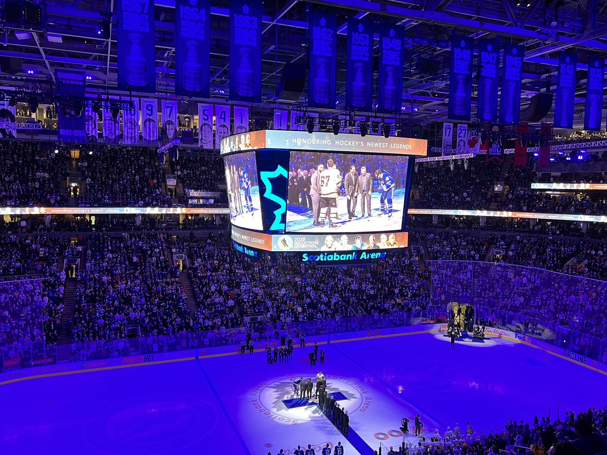 ctsehockey's tweet photo. @NedaData this place is legit. #Toronto #MLSE #HockeyHallOfFame #InductionWeekend https://t.co/L8vpbyp1Sh