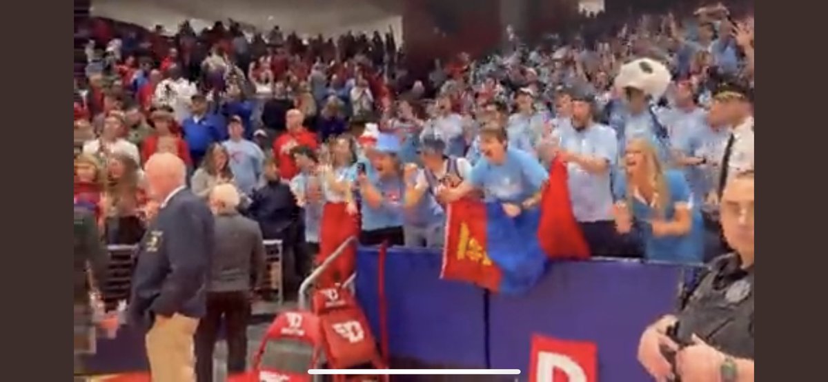 baikap's tweet photo. This is the true spirit of the game. Thank you Daytonians! #MongolianMike @DaytonMBB https://t.co/WNjLmLKKvw