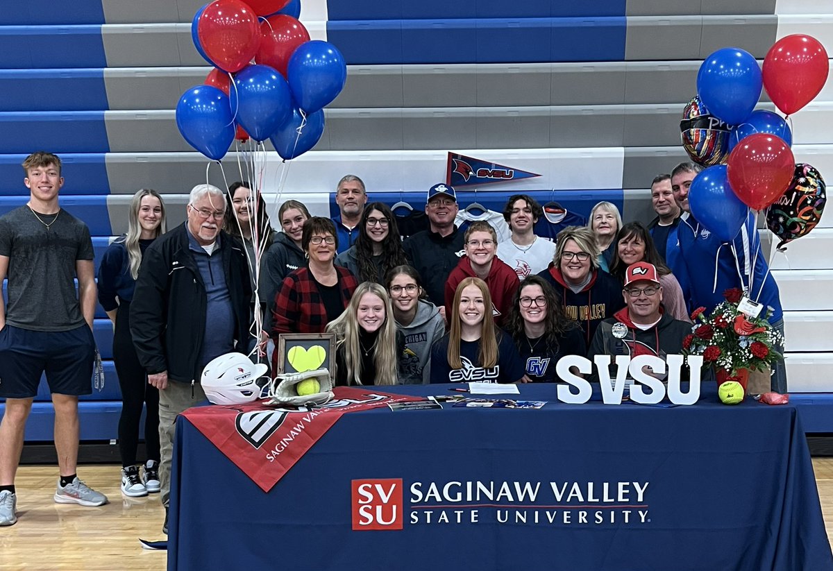 ConleyDelaney's tweet photo. Finally official and so excited for the next 4 years as a Cardinal! Beaks Up! @svsu_ryan @SVSU_Softball @Blue16u @RuggedSoftball @jen_ham4 @ChrisKokaly @rsmidwest https://t.co/dnhSgSE72E