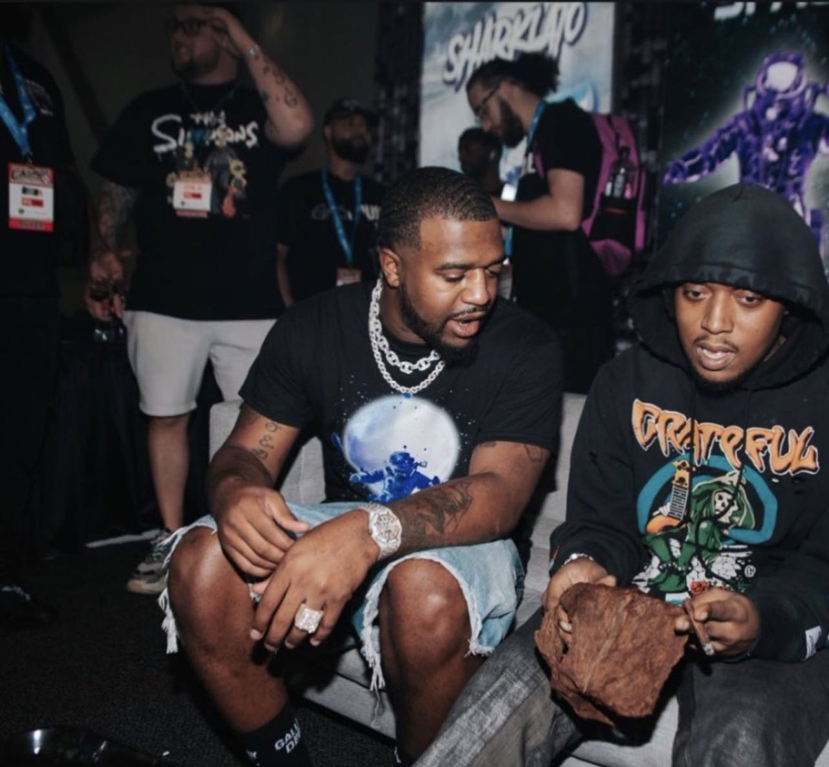 Flo_hammad's tweet image. You left us too soon Takeoff. Wish we could have smoked some more Pluto together 💔 I know all of your loved ones are mourning you especially today as they lay you to rest. My thoughts are with them all. Long Live Takeoff🚀🚀🚀