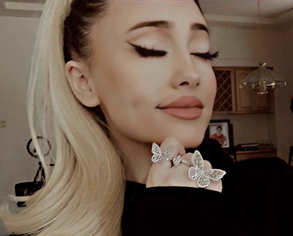 // Petra's new face claim?