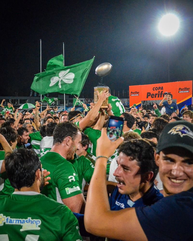 RugbyClubesURU's tweet photo. La 🏆 viaja al Paysa 😎 https://t.co/D0fB3FwOMf
