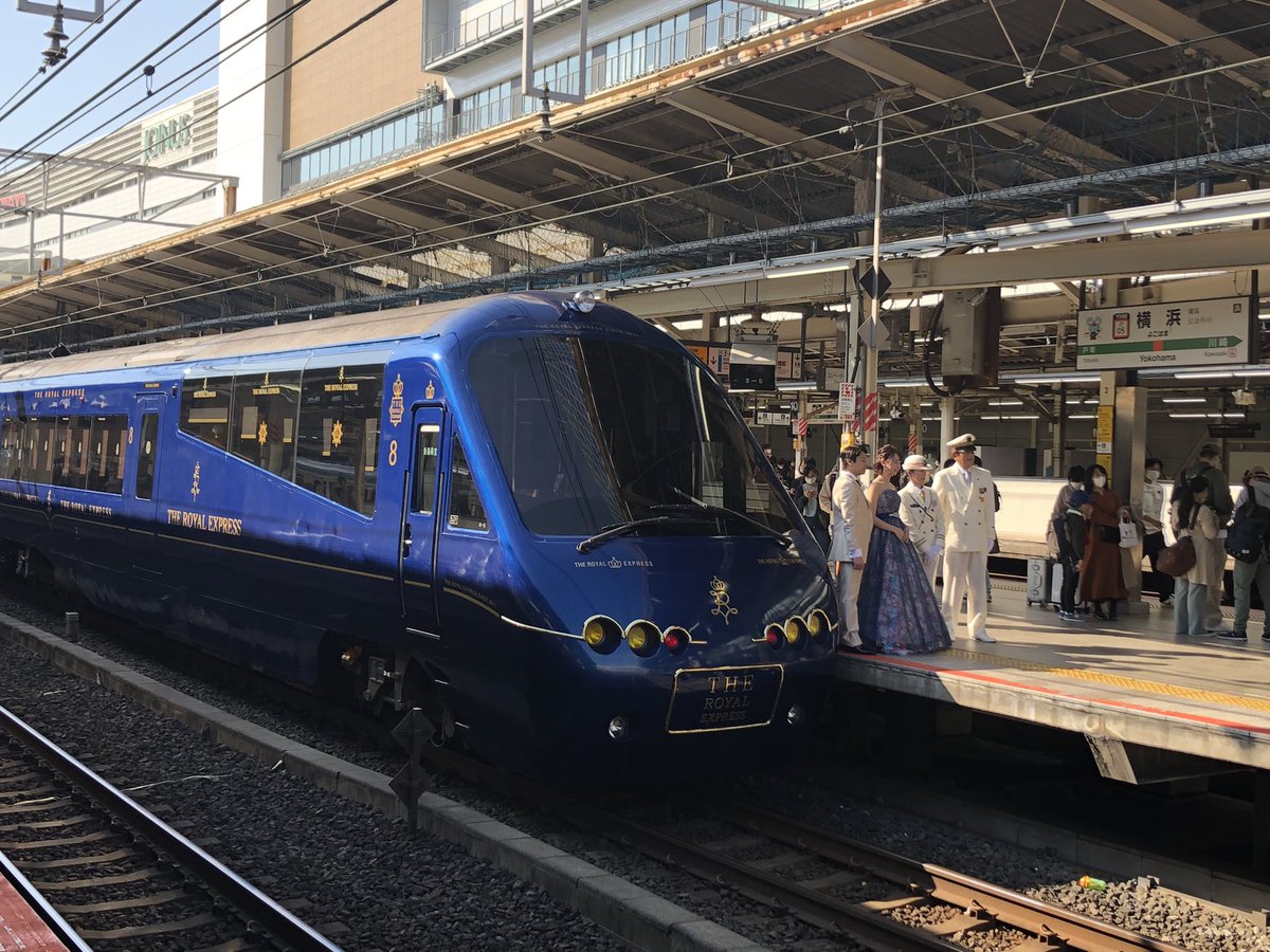Kamakurarailway's tweet photo. 良いお日柄ですこと。ロイヤルエクスプレスは本日、結婚式だー！
おめでとうございます！ https://t.co/rbw3Yc3pIf