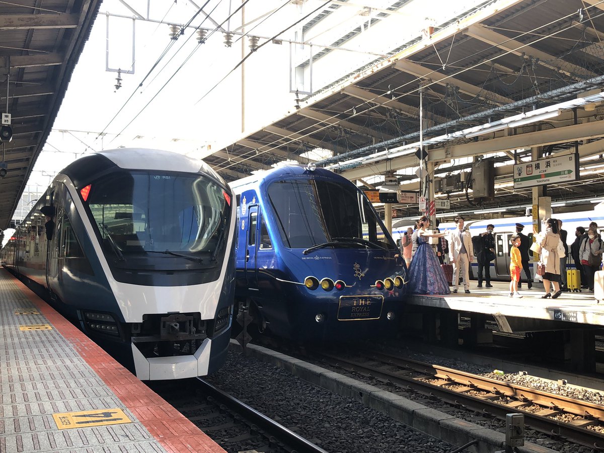 Kamakurarailway's tweet photo. 良いお日柄ですこと。ロイヤルエクスプレスは本日、結婚式だー！
おめでとうございます！ https://t.co/rbw3Yc3pIf