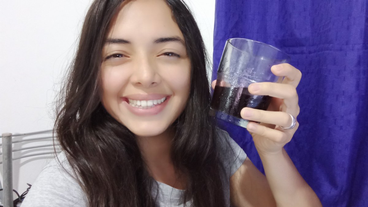 Xuniiii's tweet image. Tomándome un vinito motivado al aniversario de @Espavlog !!

Felicidades amada comunidad 

#espaselfie #espavlog