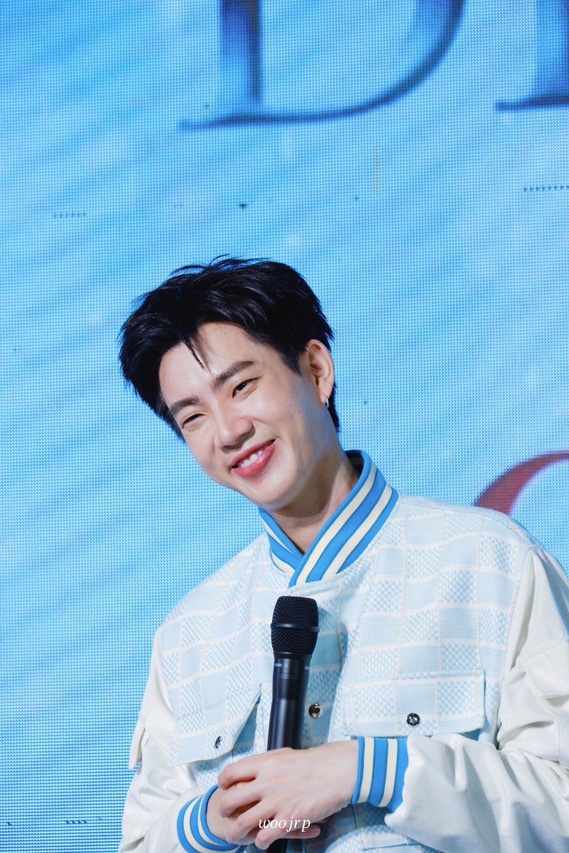 woojrp's tweet photo. ออฟจุมพลโคตรน่ารักเลยอะ 😍🤍 
#DestinyclinicOffGun #ออฟจุมพล 
#ออฟกัน #OffGun https://t.co/2tB3F7I5Pp