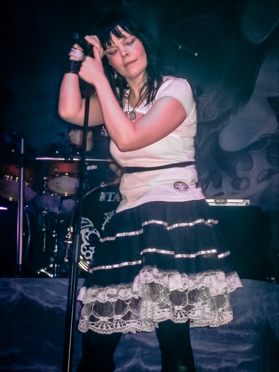 FloorJGoddess's tweet photo. ❤ Anette Olzon  ❤ 

#anetteolzon #Goddess https://t.co/qYNNmrbRdV
