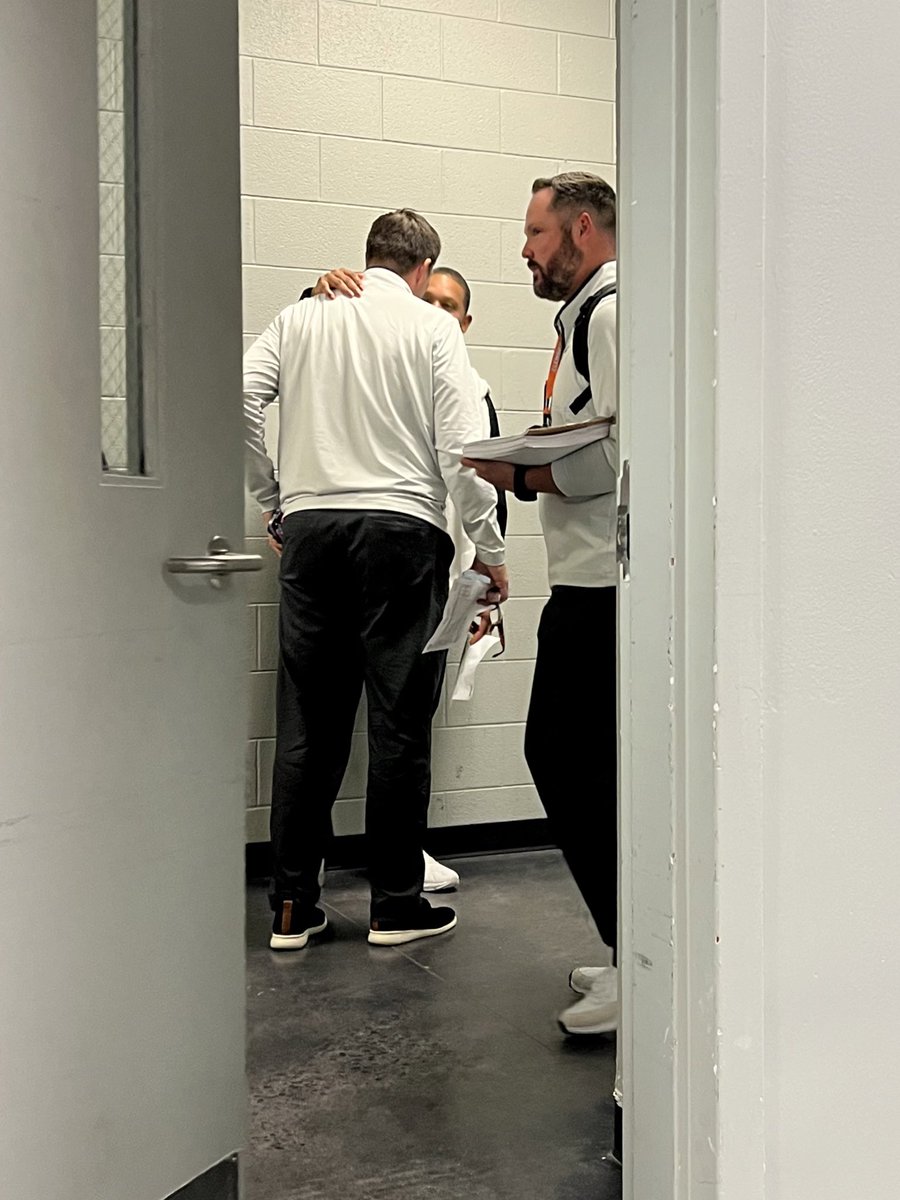 Brad Brownell shared that he a Lamont Paris have a great relationship. Paris mentioned the same as the two spoke glowingly about each other tonight as coaches and people. 

Caught this moment between the two just after Brownell spoke and before Paris met with the media.