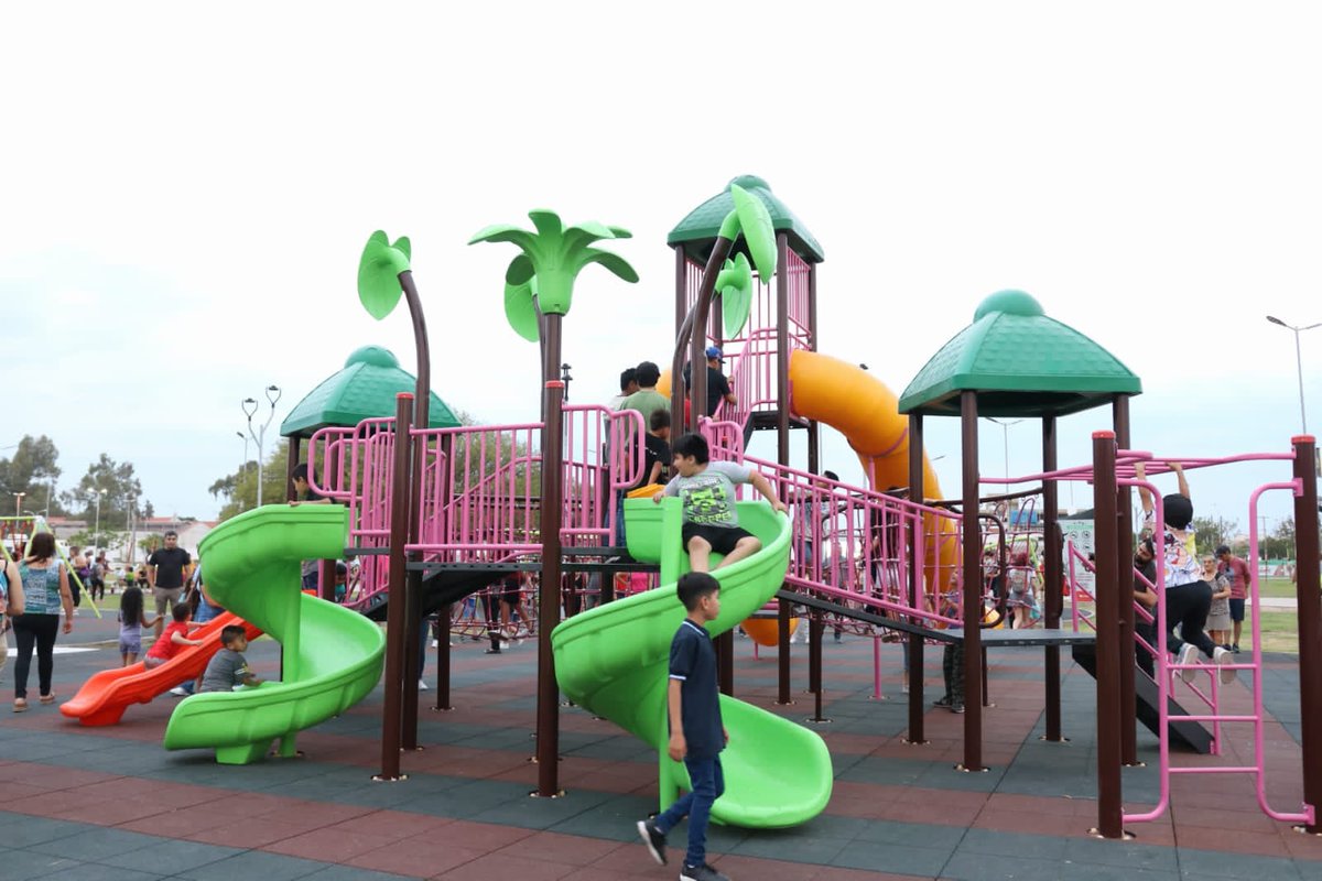 QuintelaRicardo's tweet photo. ¡El Parque de las Juventudes es una realidad! Quedó inaugurado este espacio de encuentro, de artes, de juegos, de culturas y de amistad; este espacio que es por y para ustedes, las Juventudes riojanas que también tuvieron una participación activa en la construcción de este sueño. https://t.co/u1a7Erj0kL