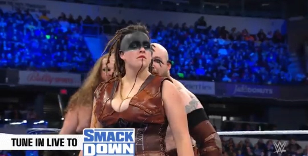 @WWE @Erik_WWE @Ivar_WWE @SarahRowe Good to see Sarah Logan back in WWE, she's a talented woman - who will add depth to the women's division. 

She made quite a transformation since first appearing in WWE... #SarahLogan #WWE #SmackDown