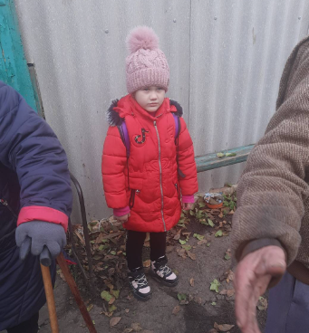 TheMozartGroup's tweet photo. "Mom, are you going to come back to me?"

This heartbreaking statement came from this little girl when she saw her Mom and Grandfather in coffins, just 4 days ago. They were killed by Russian rockets. We evacuated her and her surviving family members from Kurdmiumuivka #Ukriane https://t.co/7hF7Bzk0Ei