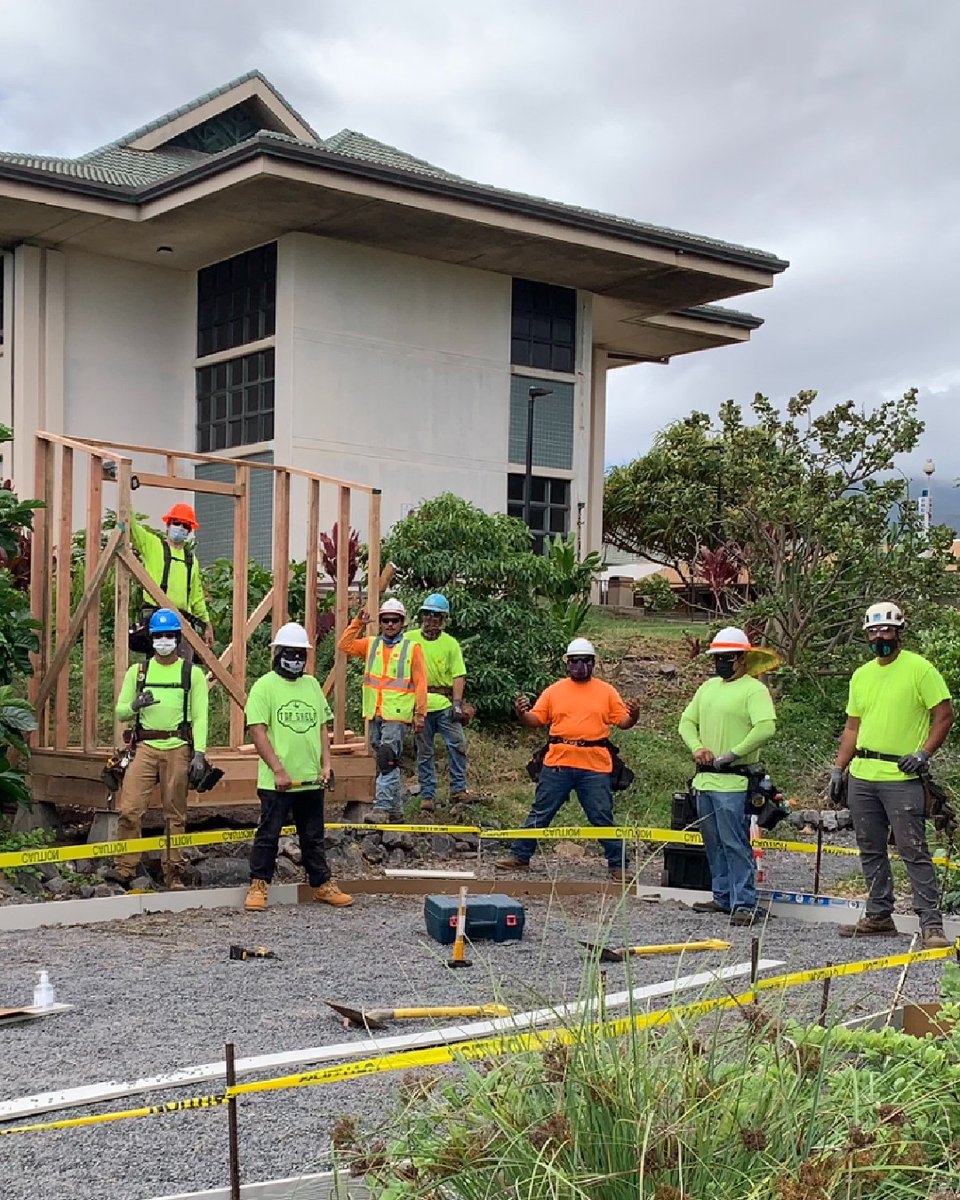 Happy #alohaFriday 🌺 ☀️ Check out HCATF apprentices as they work on the Garden Battery Storage at UHMC!
.
.
#hcatfhawaii #maui #neighborislands #apprentice #hawaiicarpenters