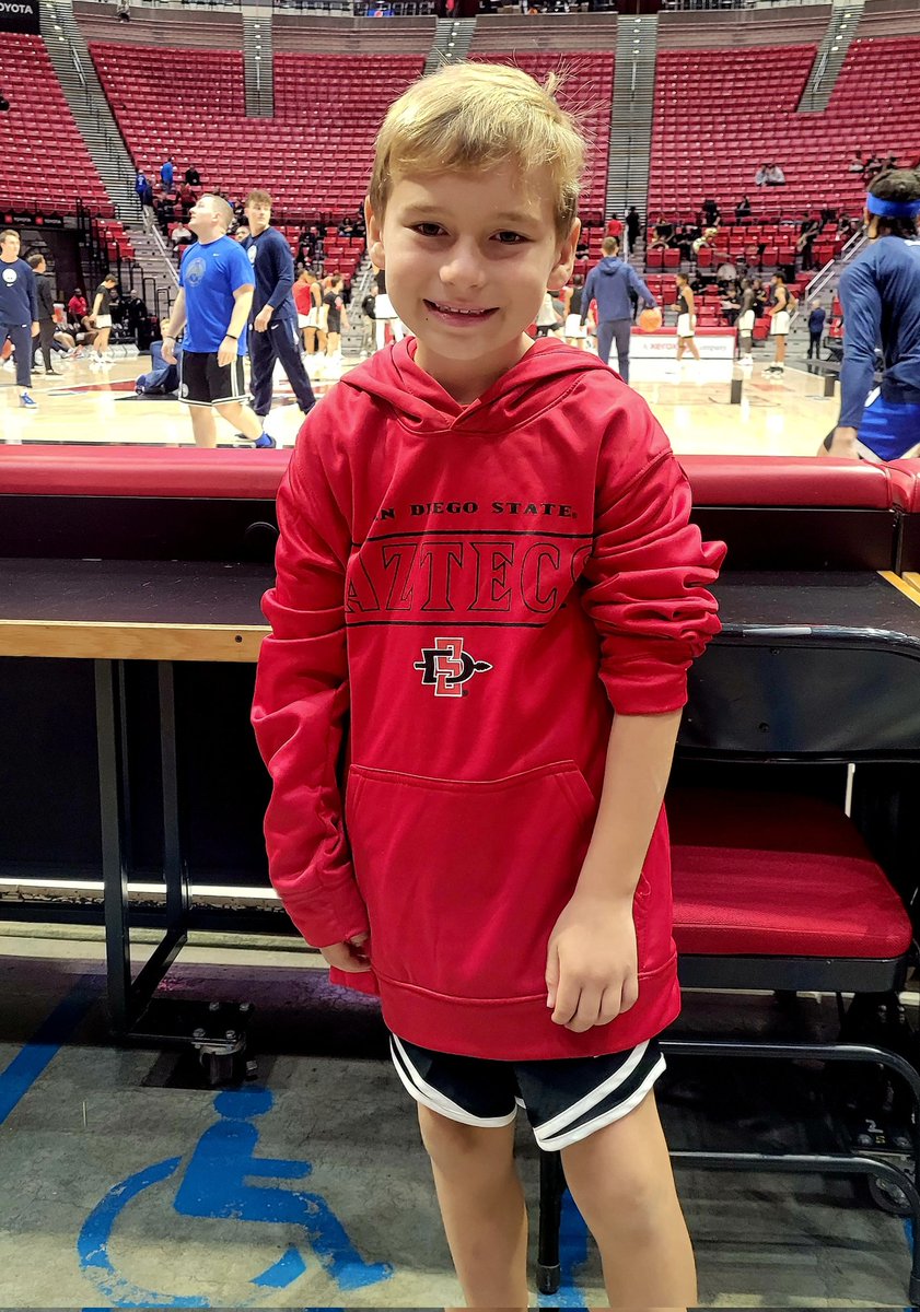 PaddyPickford's tweet photo. #goaztecs https://t.co/YwbOGE6MEH