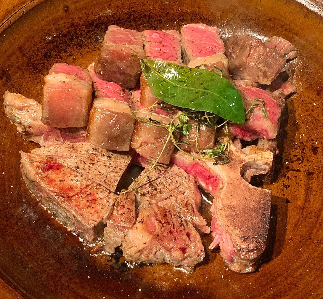 おはようございます☀
遅くなりましたが
お買い物マラソンではたくさんの方々の
経由ありがとうございました💐
インスタも引き続き更新していきます🥺

これは昨日食べたTボーンステーキ🥩
サーロインとヒレが程よく混ざった
絶妙な部位をいただきました♡
美味しすぎて悶絶！華金最高✌️
