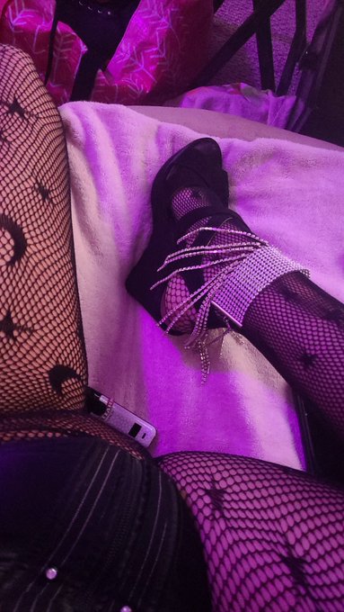 Camming live ! https://t.co/4N0VWJLGr1<a href="/tag/manyvids"class="tags"><span>#manyvids</span></a>