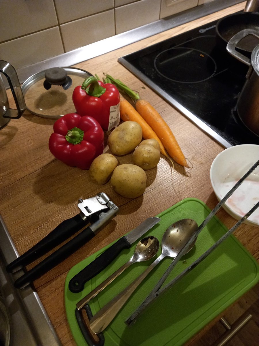 I worked the full day today + was swimming with my 4 yo in the evening + put the baby to bed + sleeping some hours, now at 4 o'clock in the morning I am cooking, so that I can work / renovate at the weekend.

As a child I imagined it to be somehow easier, to be an adult. 😅