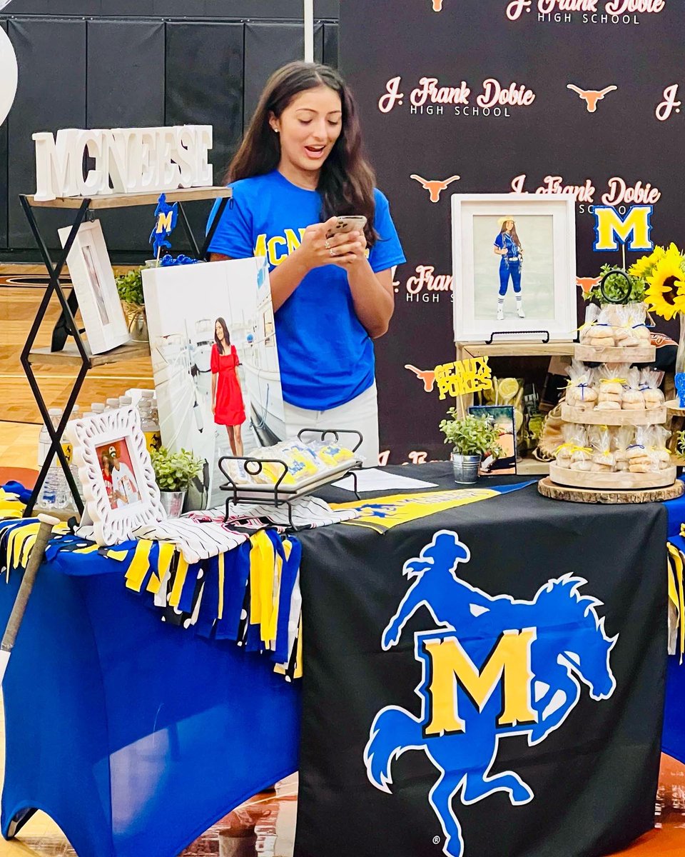hotshotsjones's tweet photo. Supporting a stud that dates back to our PLS days.  She has grown into such a special player.  Proud of you Mamba!!!  Officially a Cowgirl. Love her &amp; can’t wait to watch her in college.  MSU got a big time baller.  💙💛🐍 #geauxpokes #BangBang #signedsealed #deliverytocome https://t.co/P5858aRUx0
