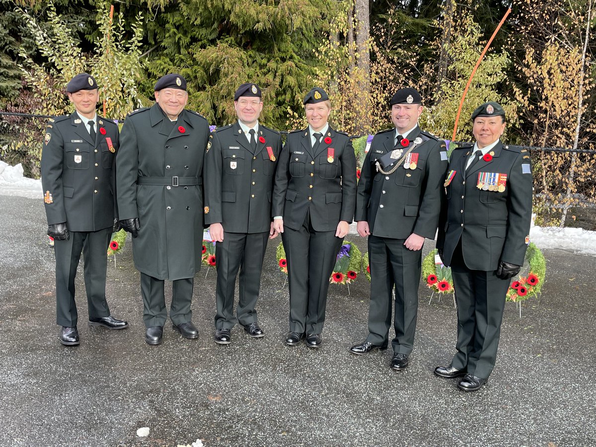 Never too young to learn about respect. Remembrance Day 2022 With 39 Signal Regiment in Whistler. #weremember