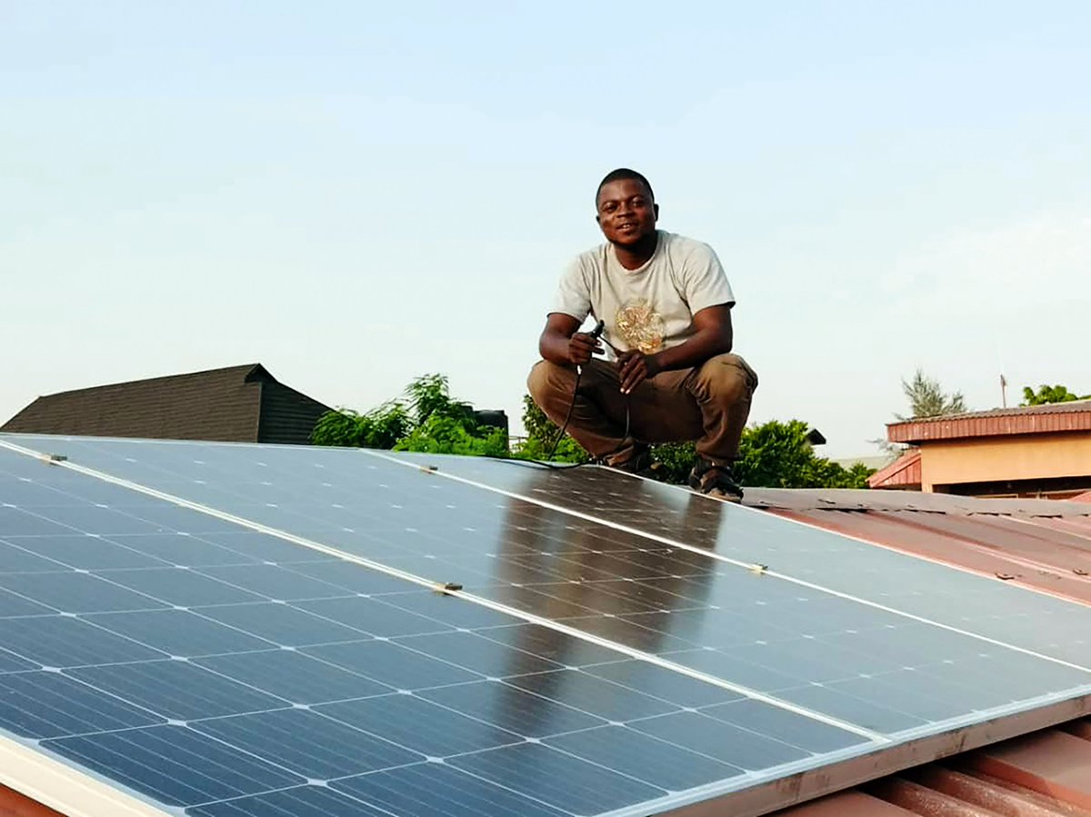 A2EI_'s tweet photo. #COP27: @A2EI_ pledges to electrify 100 health facilities on the African continent w its #SolarGenerator! 🩺🏥☀️

This will provide clinics with powerful #energy to ensure modern efficient #healthcare while mitigating #climatechange.

➡️ more: https://t.co/NAIXq1MQW0
#SDG7 #SDG3 https://t.co/94jXIz9Ca8