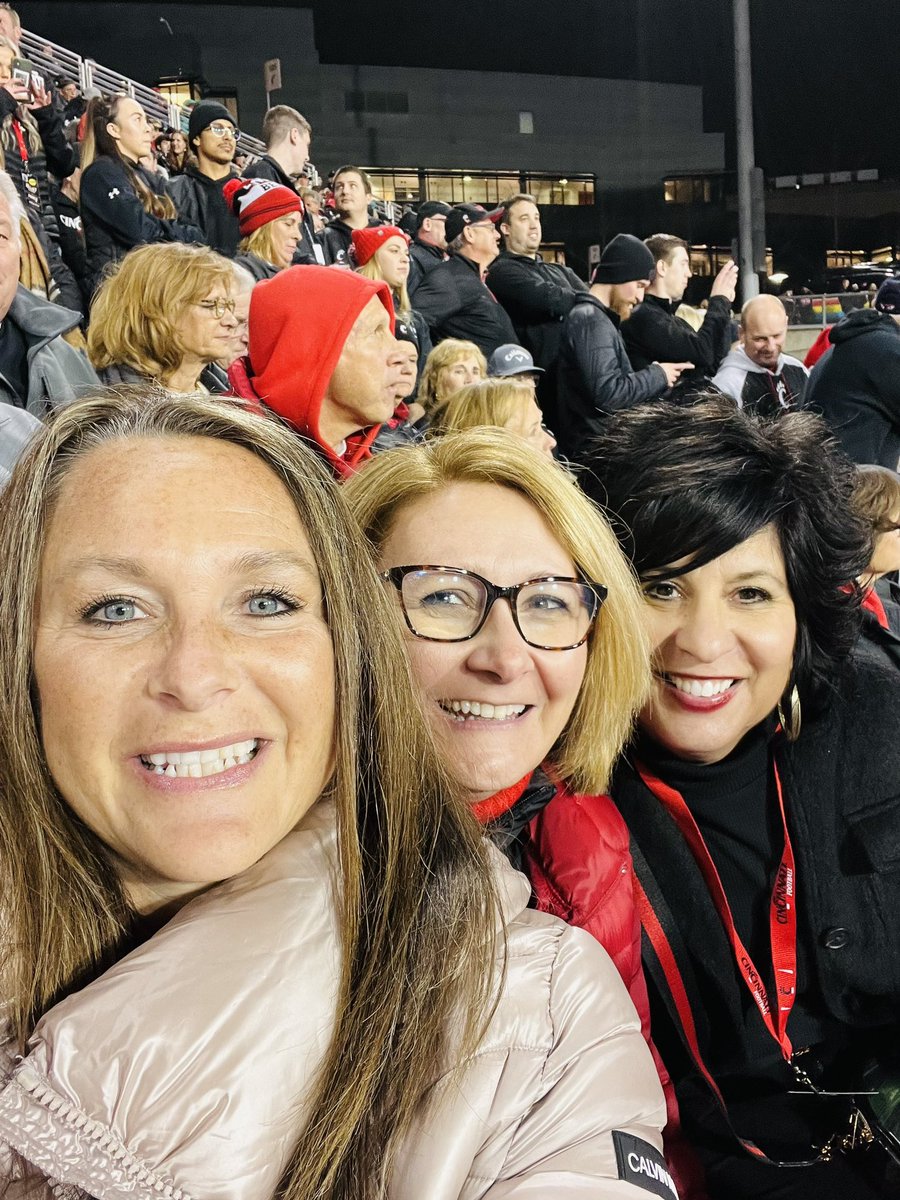 Friday Night Lights! #squadgoals #ladyleaders #friends