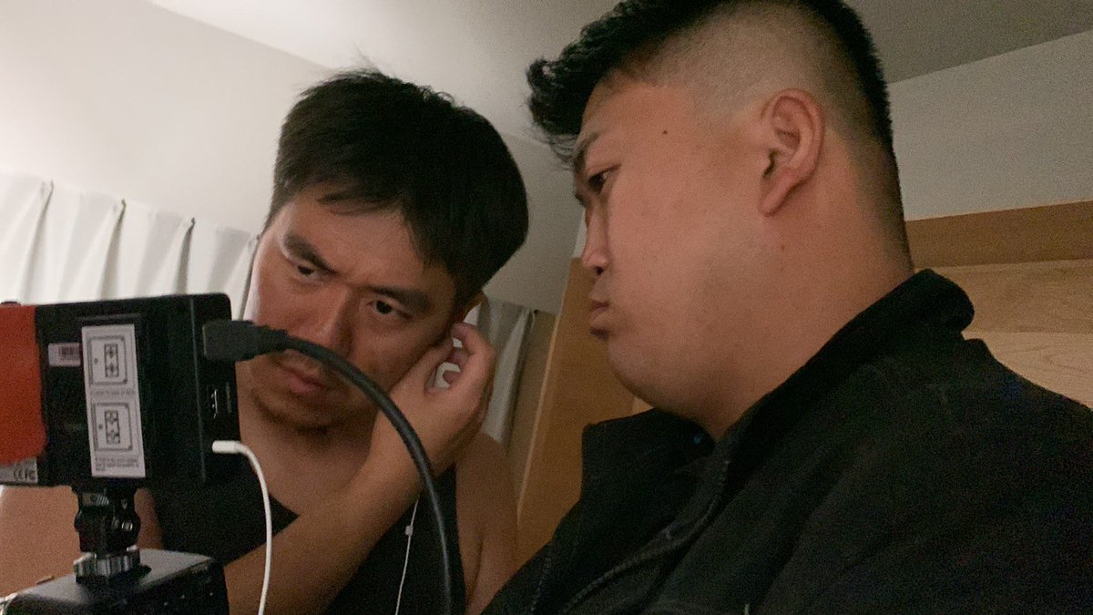 先週の撮影は無事に終わりました！13時開始、27時半終了という過酷な現場でした。（翌日月曜）
ご協力いただいた方々、いつも本当にありがとうございます。
一部のエキストラカットを除き、これでクランクアップしました！
引き続き楽しい楽しい編集作業の始まりです。
完成は年末頃を予定しています。