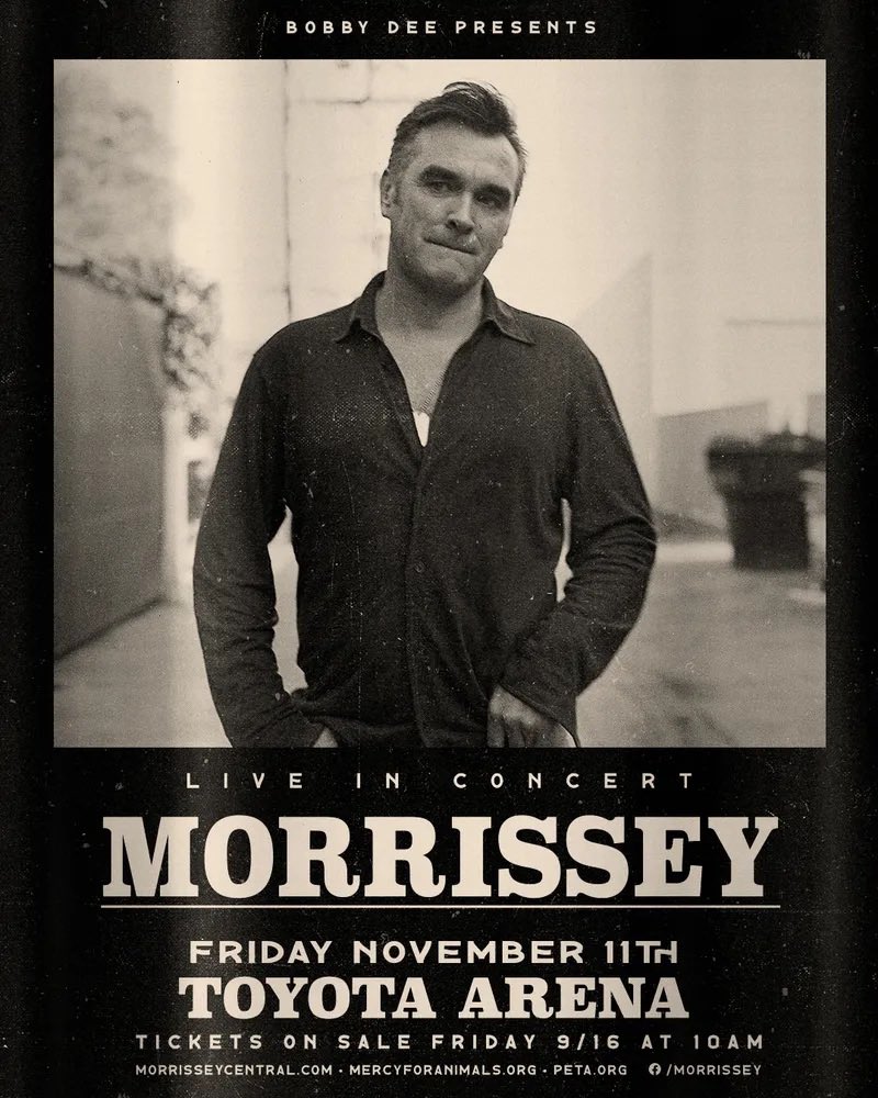 WineBoos's tweet photo. #Morrissey 10th row https://t.co/7Z7bckHc31