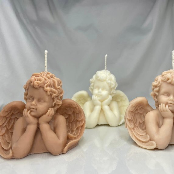 ilekamays's tweet photo. i make candles and i have a business 🤭 https://t.co/uZYWsVB7E5 @shopimora https://t.co/repT4QyEtI
