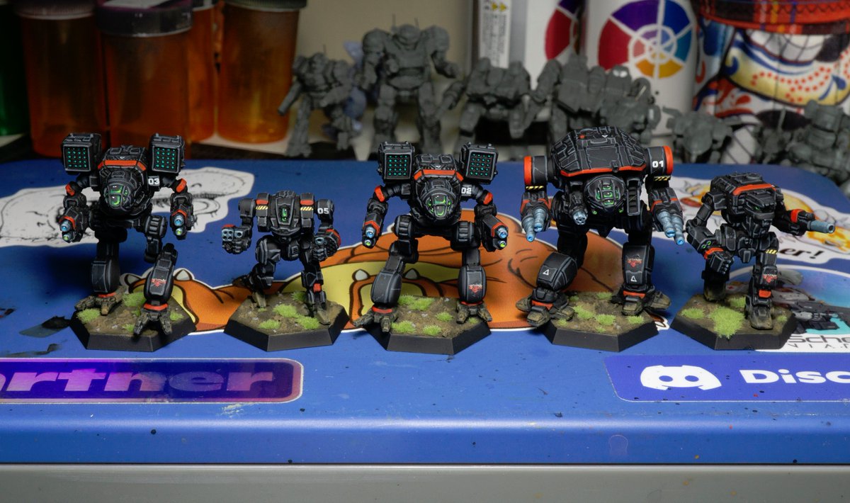 Finished up the Black Widow Company for a client

#battletech

#minipainting #miniaturepainting #battletechminiatures #minis #miniatures #scifi