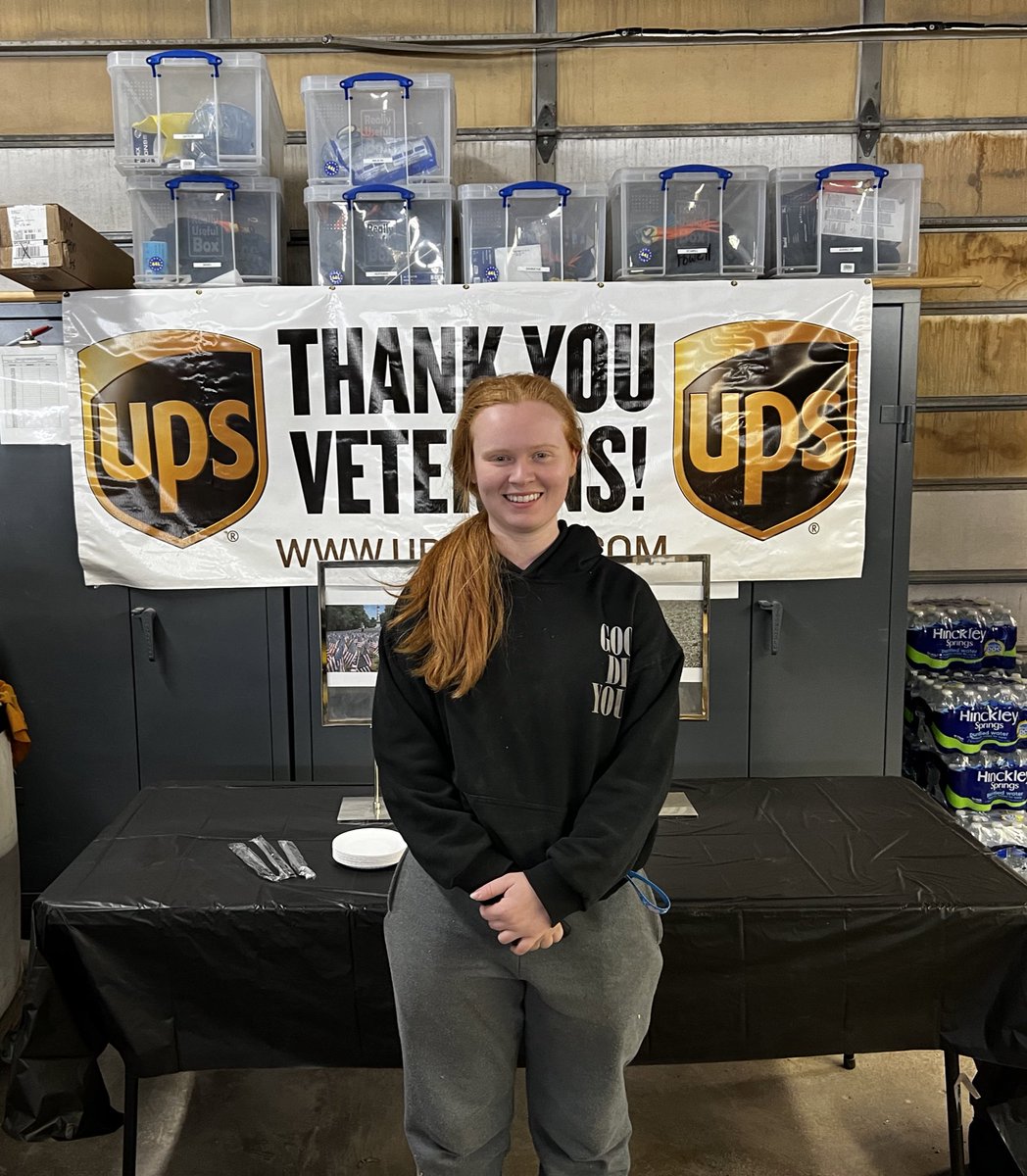 A few of our veterans 🇺🇸📦 thank you for your service; Jake, Shawn & Mia! #VeteransDay #Veterans #UPSERS #UPS #ThankYouForYourService #America @NP_UPSers @Aquiroga32 @jrindafernshaw @justjane80 @MondoSaucedo @ericgriffin86 @PennieBendt @AJNelsonSeattle