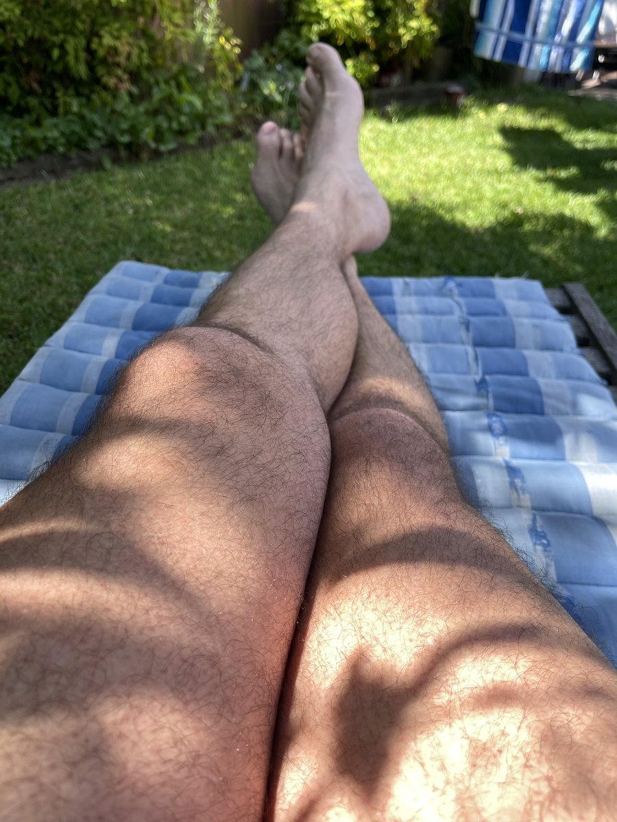 Enjoying the sun and breeze before the weather is set to change later this afternoon. I wish you all a wonderful day 😊#BackyardNudist