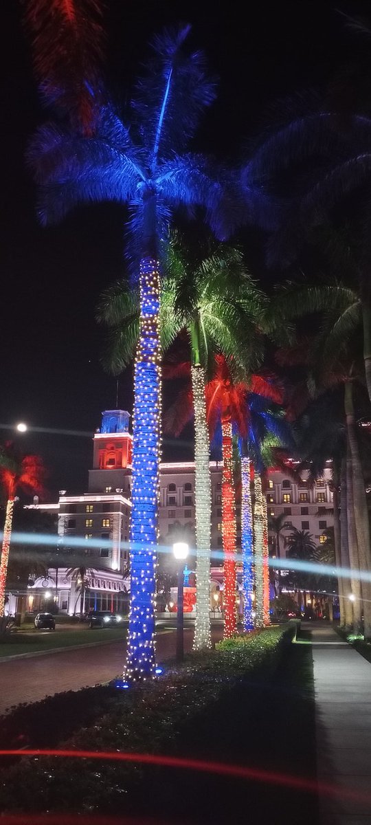 MalibuInvest's tweet image. #TheBreakers #PalnBeach thanks $ISRG ! 😁🌊🌊🌊