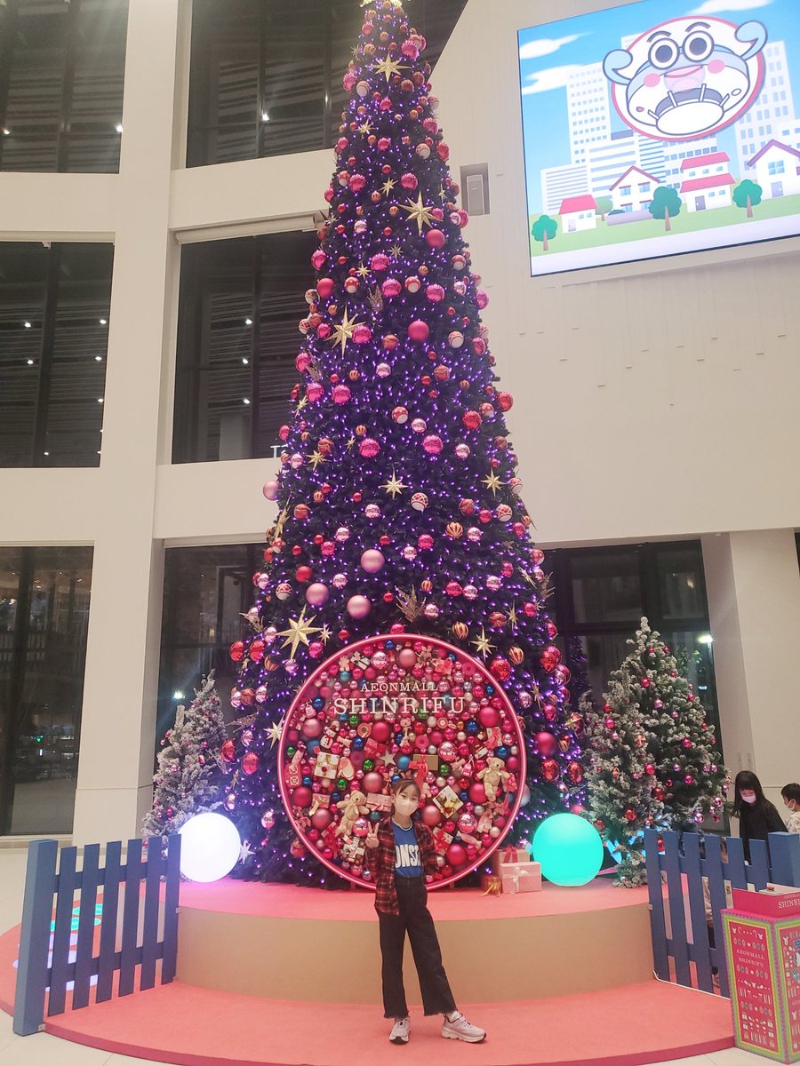 YUA110539's tweet photo. 利府イオンにおっきいクリスマスツリー発見💕

#テアトルアカデミー 
#利府イオン
#クリスマスツリー
#空手女子 https://t.co/LqtwVbnXfL