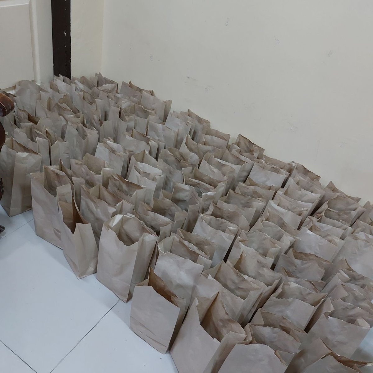 jslsprogram's tweet image. — #jslsprogramproofs 

Eto po yung laman ng mga ido-donate for kids. thank you sa volunteers na nag groceries and nagpack!
