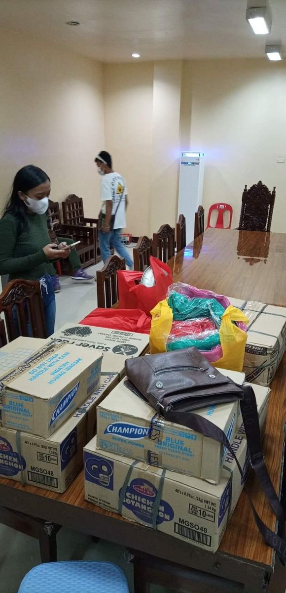 jslsprogram's tweet image. — #jslsprogramproofs 

Eto po yung laman ng mga ido-donate for kids. thank you sa volunteers na nag groceries and nagpack!