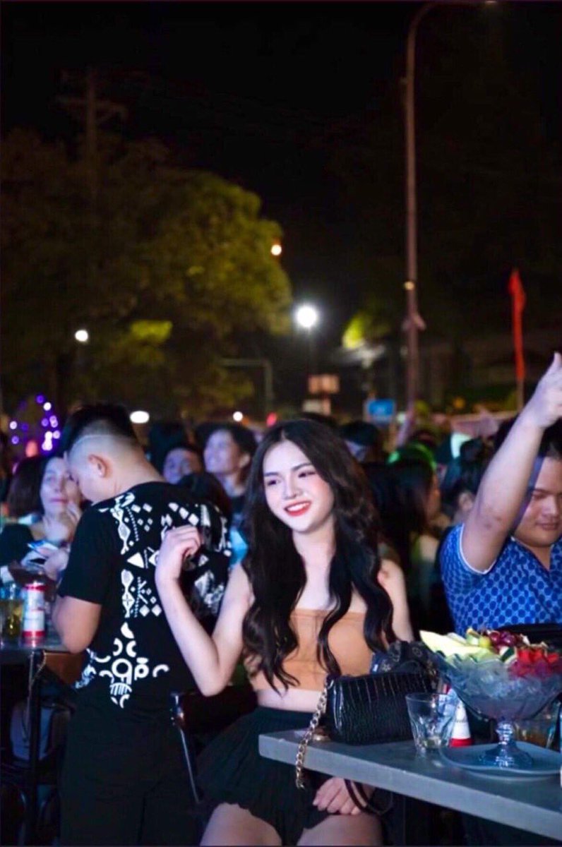 hamay1899's tweet photo. Ladyboy 2004 nhận đi khách kv q10, chat x phí hs, làm tình như ngiu,da trắng, anh nào muốn thử cảm giác lạ vs bé kb zalo 0792671406 &amp; sđt 0889176045😜😜 https://t.co/2Lowqe5pln