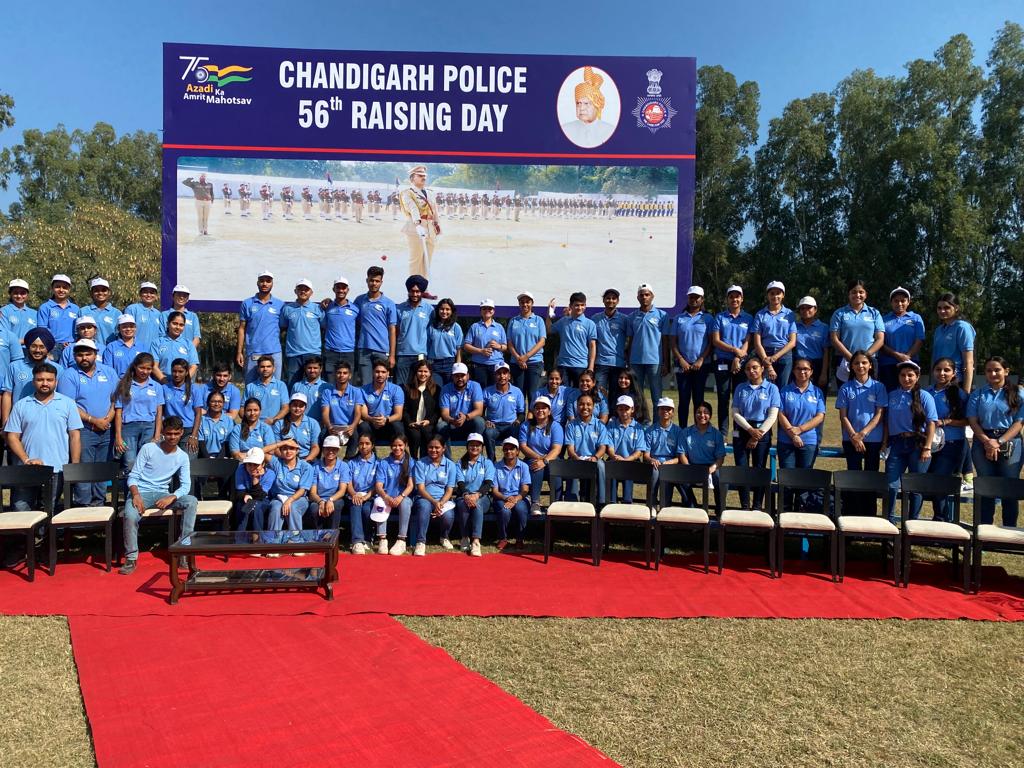 Chandigarh_uni's tweet photo. Representing CU at Chandigarh Police's 56th Raising Day, our Law students, who are presently working as interns in Cyber Cell Chandigarh, were a part of the official parade by the police department. Savour the moments! https://t.co/vXNLcxZjrk