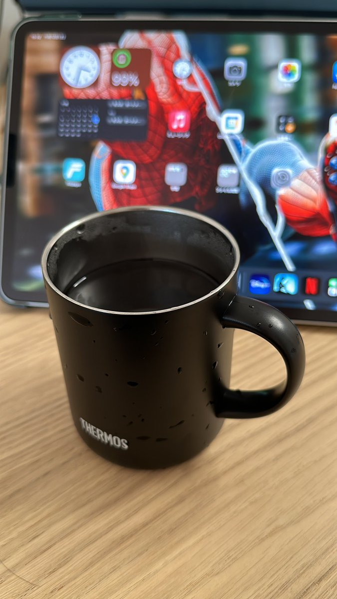 sh16k1's tweet photo. 休日に平日にできないゆっくり自分でコーヒー淹れる時間。好きです。
毎回下手くそで違う味のコーヒーができるけど、落ち着けるんです。
ちょっと贅沢に時間を使える休日に幸せを感じます。😜 https://t.co/7NxfrJ9SI9