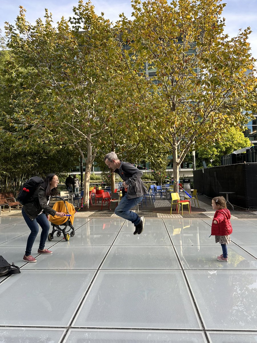 Shartron tweet media