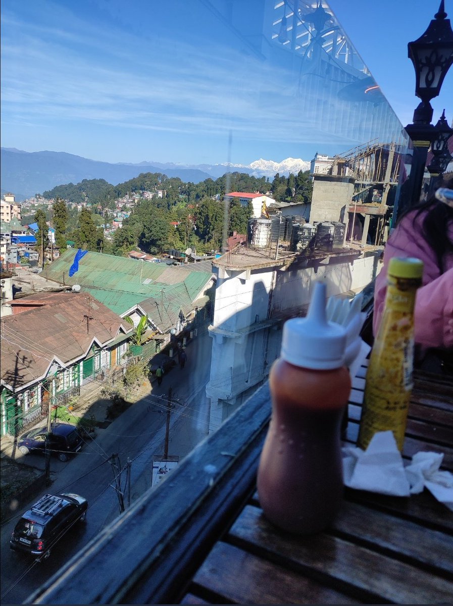 i_m_antara's tweet photo. An unusual breakfast view🥞😌💙
Remembering #darjeelingdays
#lastnovember https://t.co/wvgBfYn8r3