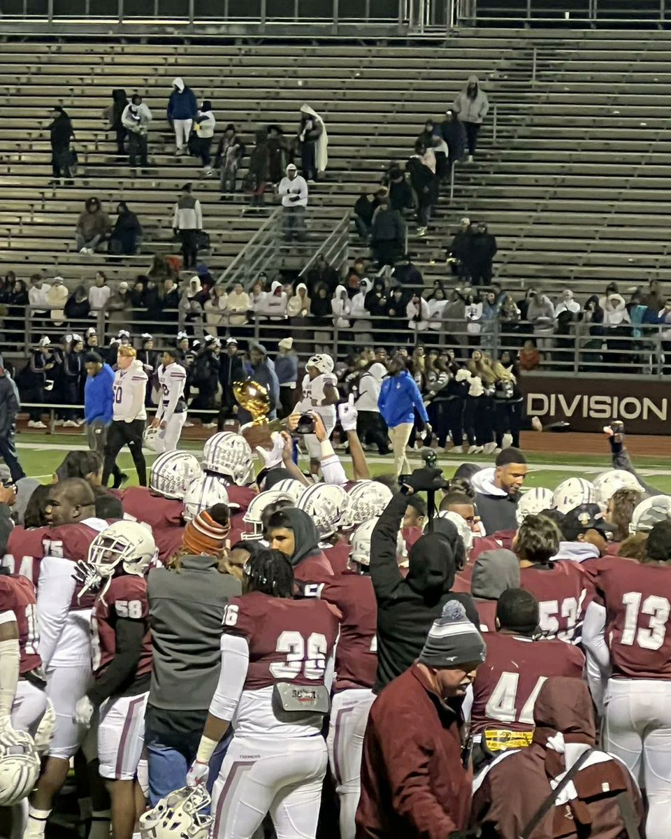 Eagles are down I repeat the Eagles are down. 😈