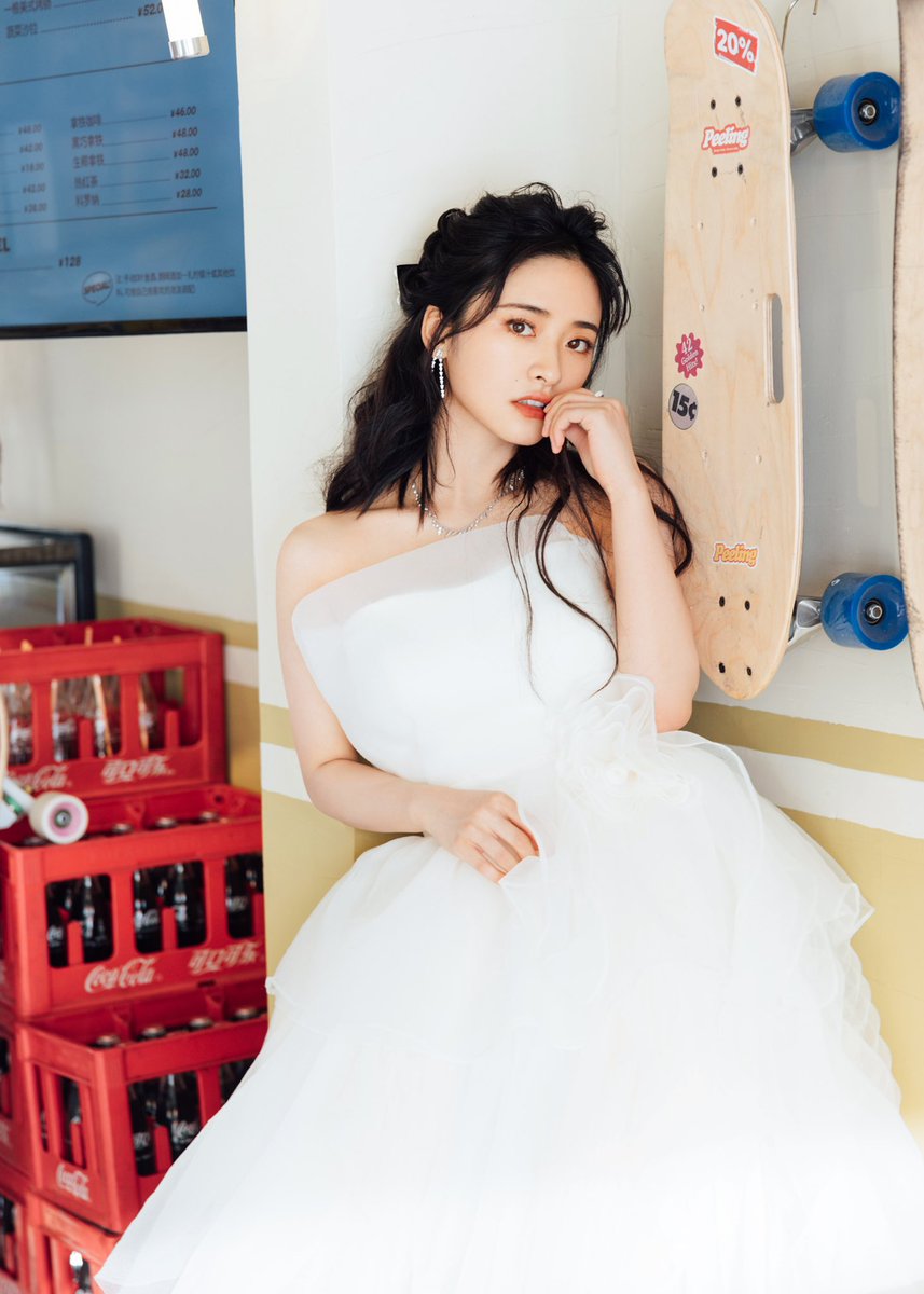 dramapotatoe's tweet photo. #ShenYue for the 35th Golden Rooster Awards

More - https://t.co/fOyjv0PuvZ https://t.co/gxmzG5B75u